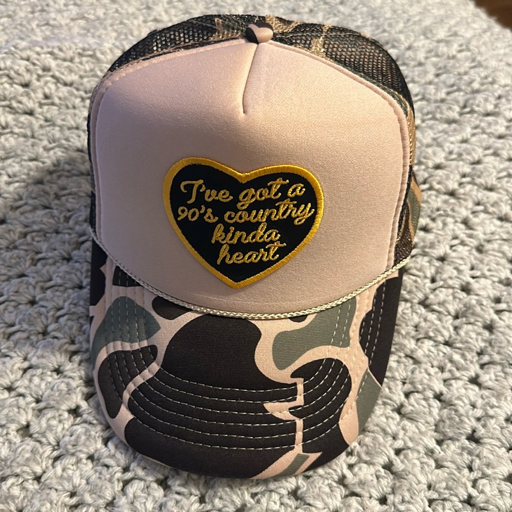 Camo Trucker Hat 🤎